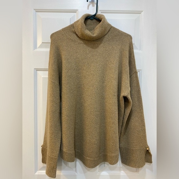MICHAEL Michael Kors Loose Turtleneck Sweater Curved Hem Long Sleeve Women Sz L - Picture 1 of 10